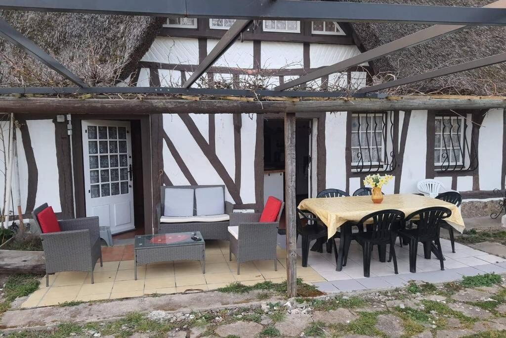 Chaumiere Du Chateau D'O Et Sa Mini Ferme ,Gite 21Couchages Goupil-Othon Exterior foto