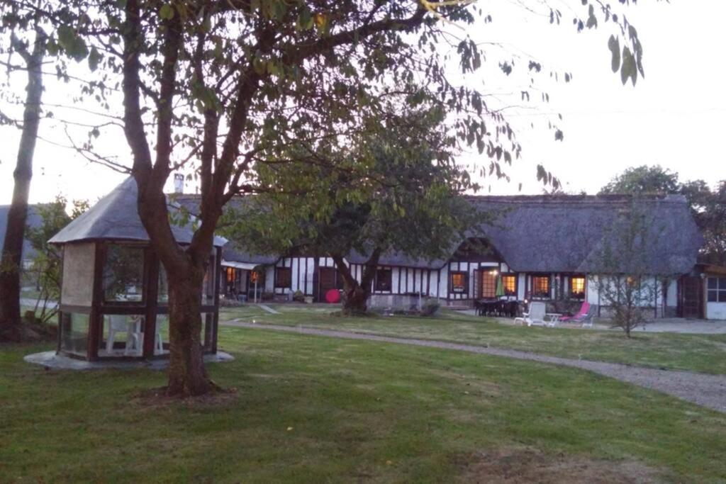 Chaumiere Du Chateau D'O Et Sa Mini Ferme ,Gite 21Couchages Goupil-Othon Exterior foto