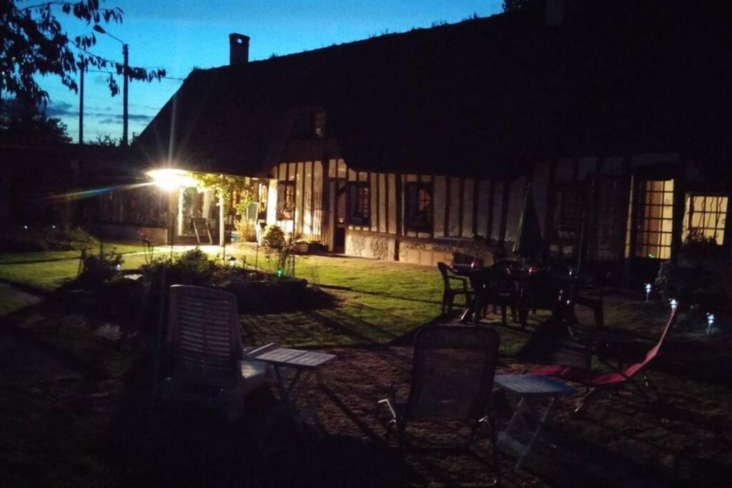 Chaumiere Du Chateau D'O Et Sa Mini Ferme ,Gite 21Couchages Goupil-Othon Exterior foto