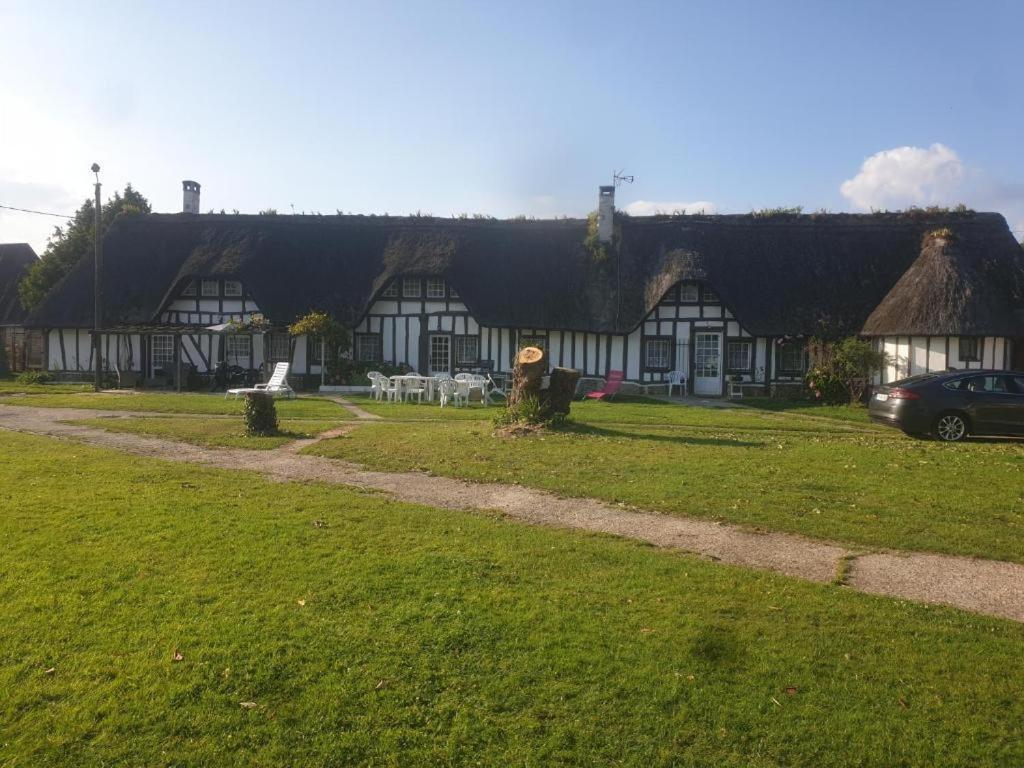 Chaumiere Du Chateau D'O Et Sa Mini Ferme ,Gite 21Couchages Goupil-Othon Exterior foto