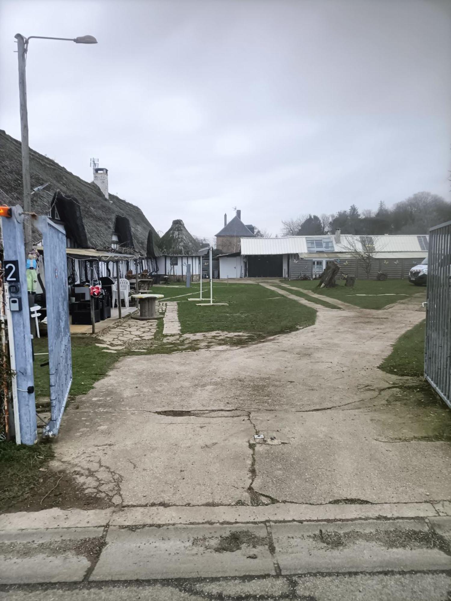 Chaumiere Du Chateau D'O Et Sa Mini Ferme ,Gite 21Couchages Goupil-Othon Exterior foto